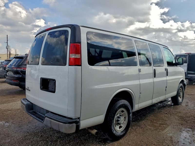 Photo 3 from auction – 2017 CHEVROLET EXPRESS G2 with VIN 1GAWGFFF0H1110985