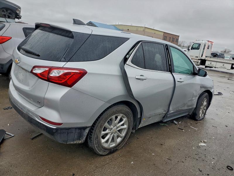 Photo 3 from auction – 2019 CHEVROLET EQUINOX LT with VIN 2GNAXKEV3K6159631