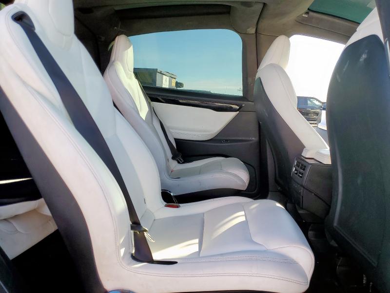 Photo 10 from auction – 2020 TESLA MODEL X with VIN 5YJXCBE23LF303209
