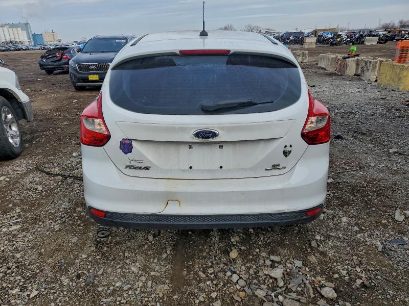 Zdjęcie 6 z aukcji – 2014 FORD FOCUS SE z VIN 1FADP3K25EL458822
