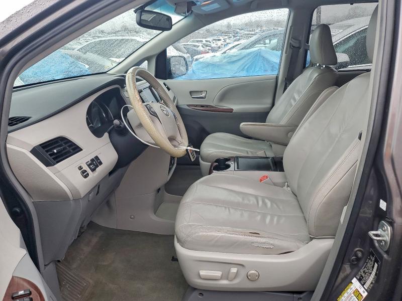Photo 7 from auction – 2012 TOYOTA SIENNA XLE with VIN 5TDDK3DC2CS034167