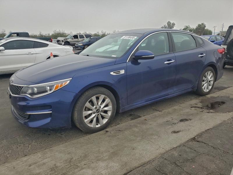 KIA OPTIMA EX 2016 with VIN 5XXGU4L32GG109827 - Photo from auction