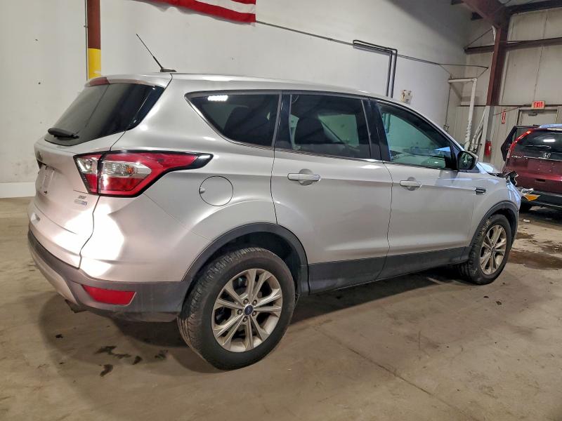 Photo 3 from auction – 2017 FORD ESCAPE SE with VIN 1FMCU9GD1HUC41144