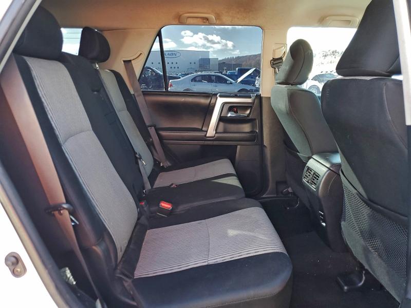 Photo 11 from auction – 2015 TOYOTA 4RUNNER SR with VIN JTEZU5JR0F5106686