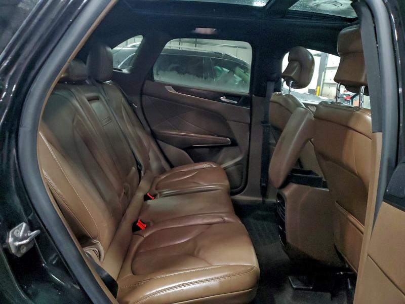 Photo 11 from auction – 2017 LINCOLN MKC RESERV with VIN 5LMTJ3DH9HUL36688