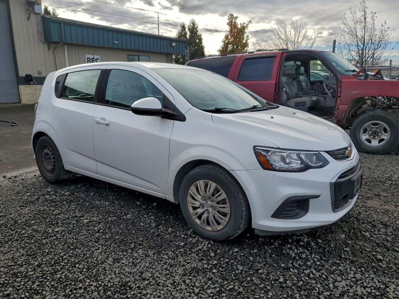 Photo 4 from auction – 2017 CHEVROLET SONIC with VIN 1G1JG6SH0H4177652