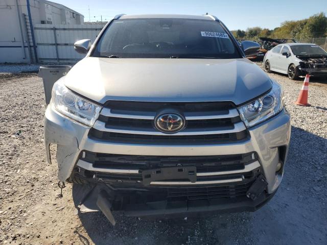Photo 5 from auction – 2019 TOYOTA HIGHLANDER with VIN 5TDKZRFH4KS353924