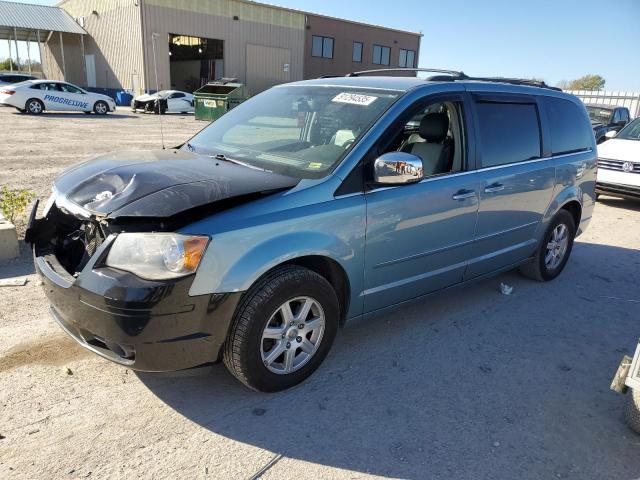 Photo 1 from auction – 2010 CHRYSLER TOWN & COU with VIN 2A4RR8DX6AR481330