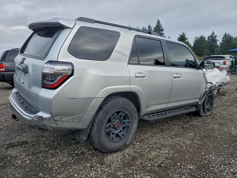 Photo 3 from auction – 2022 TOYOTA 4RUNNER SR with VIN JTERU5JR2N6009854