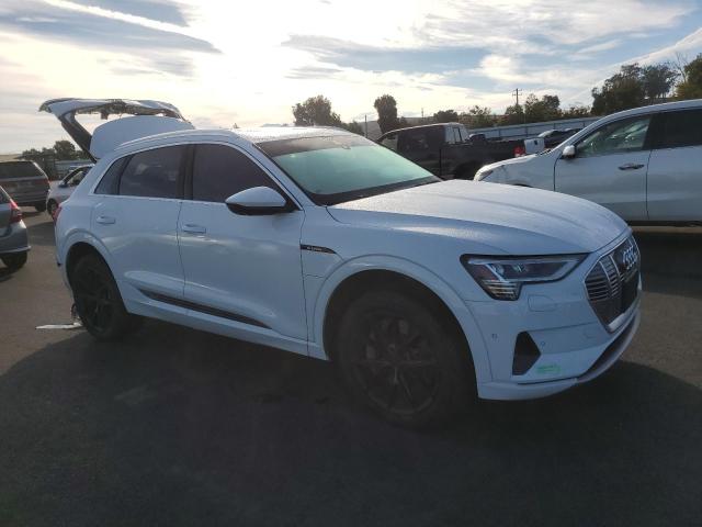 Photo 4 from auction – 2019 AUDI E-TRON PRE with VIN WA1LAAGE9KB023862