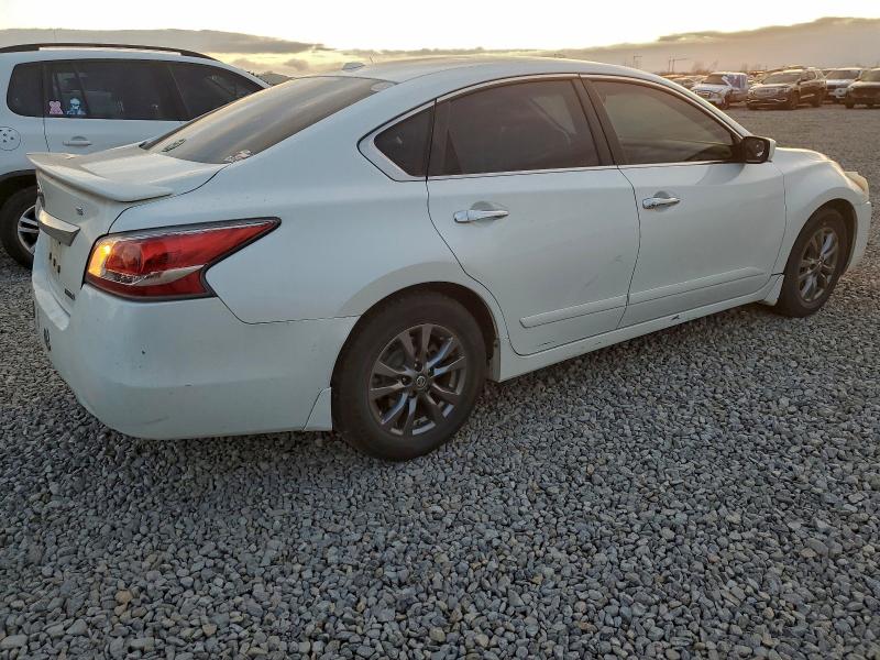 Photo 3 from auction – 2015 NISSAN ALTIMA 2.5 with VIN 1N4AL3AP2FN902496