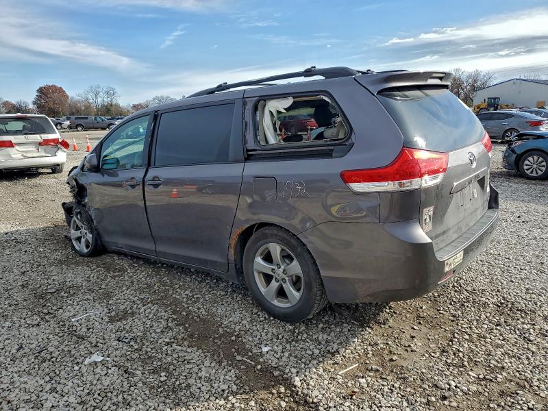 Photo 2 from auction – 2011 TOYOTA SIENNA LE with VIN 5TDKK3DC9BS024922