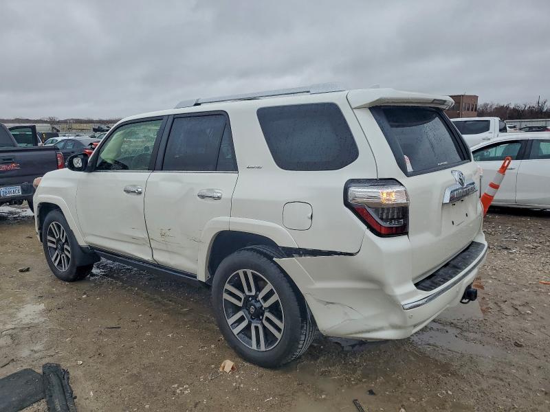Photo 2 from auction – 2017 TOYOTA 4RUNNER SR with VIN JTEBU5JR9H5437707