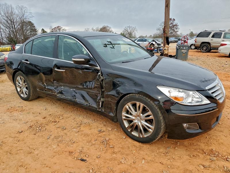 Photo 4 from auction – 2011 HYUNDAI GENESIS 3. with VIN KMHGC4DE0BU142505