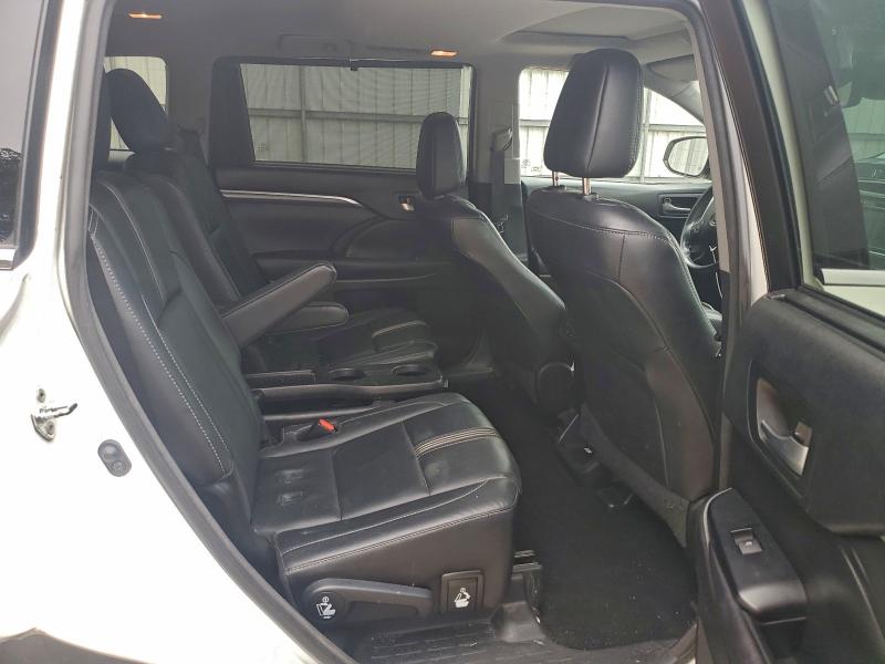 Photo 11 from auction – 2017 TOYOTA HIGHLANDER with VIN 5TDKZRFH2HS189808