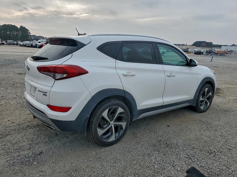 Photo 3 from auction – 2017 HYUNDAI TUCSON LIM with VIN KM8J3CA22HU297477