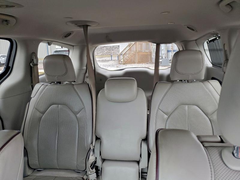Photo 10 from auction – 2017 CHRYSLER PACIFICA L with VIN 2C4RC1GG8HR602993