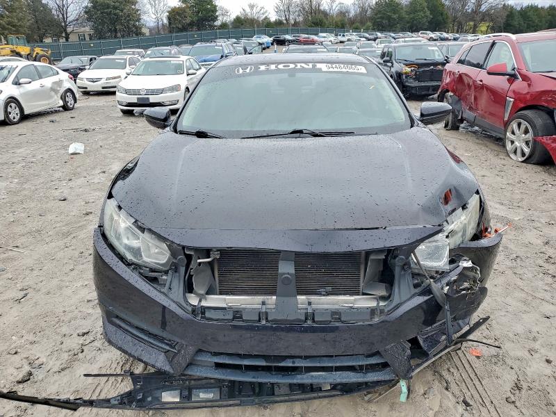 Photo 5 from auction – 2018 HONDA CIVIC LX with VIN 19XFC2F56JE004658