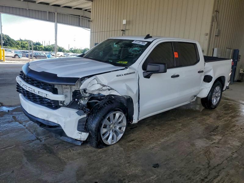 CHEVROLET SILVERADO 2020 with VIN 3GCPWBEH9LG285725 - Photo from auction