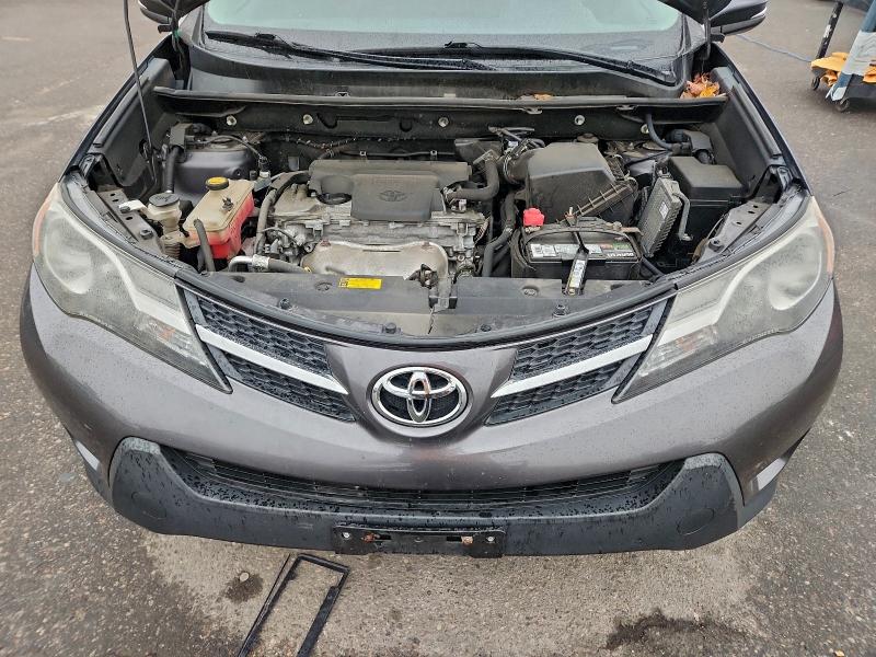 Photo 12 from auction – 2014 TOYOTA RAV4 XLE with VIN 2T3RFREV2EW143209