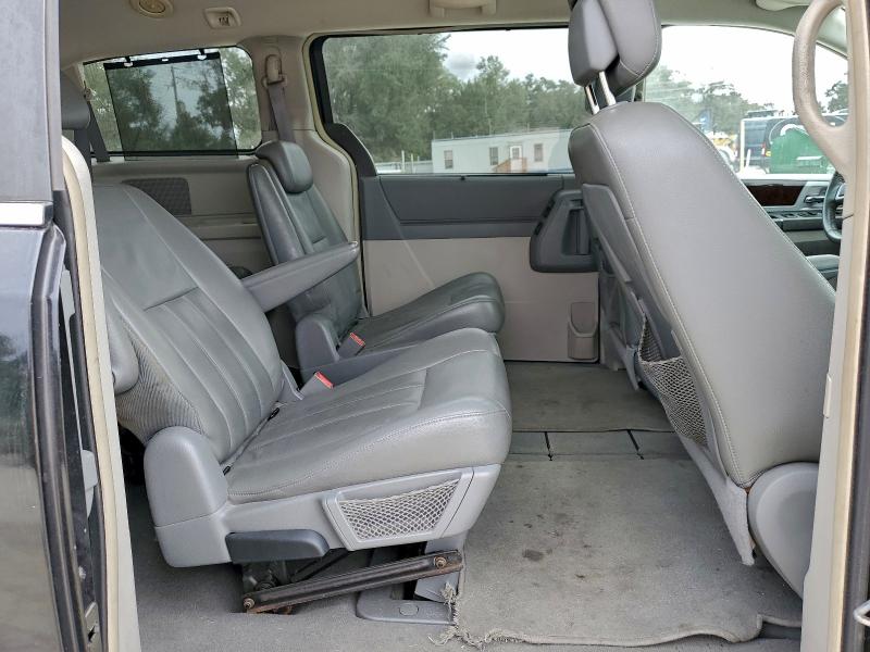 Photo 11 from auction – 2010 CHRYSLER TOWN & COU with VIN 2A4RR5DX6AR345455