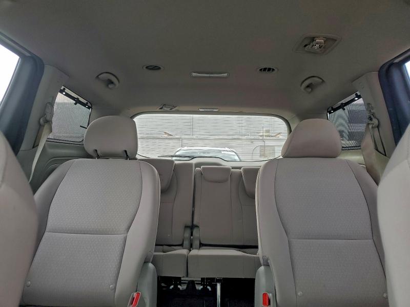 Photo 10 from auction – 2016 KIA SEDONA with VIN KNDMB5C15G6199129