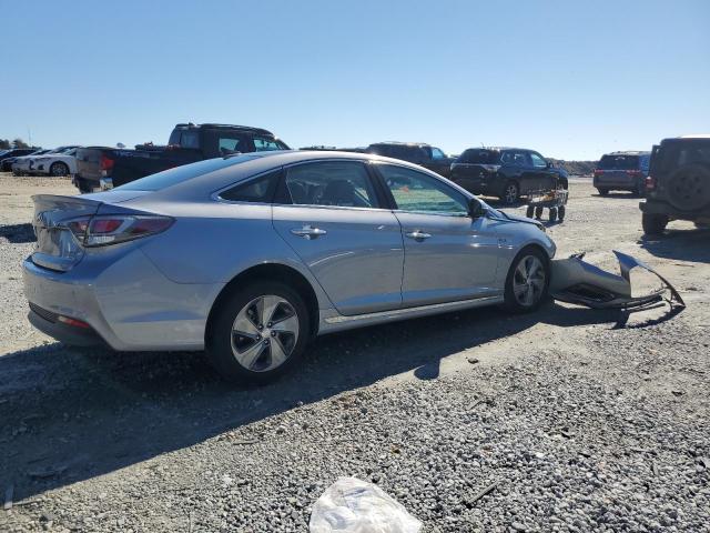 Photo 3 from auction – 2016 HYUNDAI SONATA HYB with VIN KMHE34L12GA034370