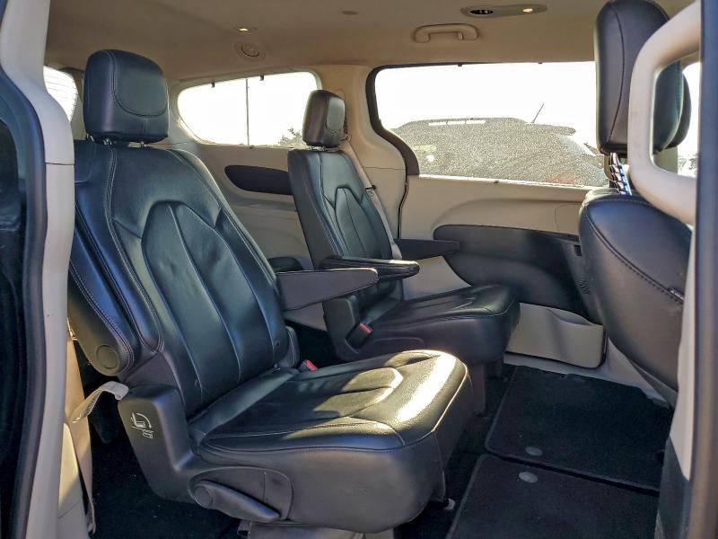 Photo 11 from auction – 2017 CHRYSLER PACIFICA T with VIN 2C4RC1BG6HR771790