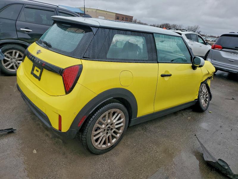 Photo 3 from auction – 2025 MINI COOPER with VIN WMW23GD09S2X14278