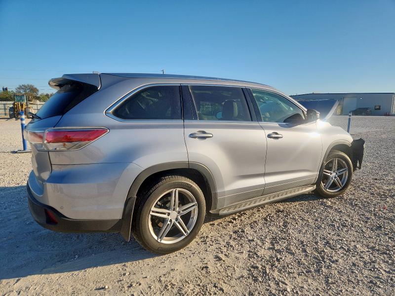 Photo 3 from auction – 2016 TOYOTA HIGHLANDER with VIN 5TDDKRFH9GS332247