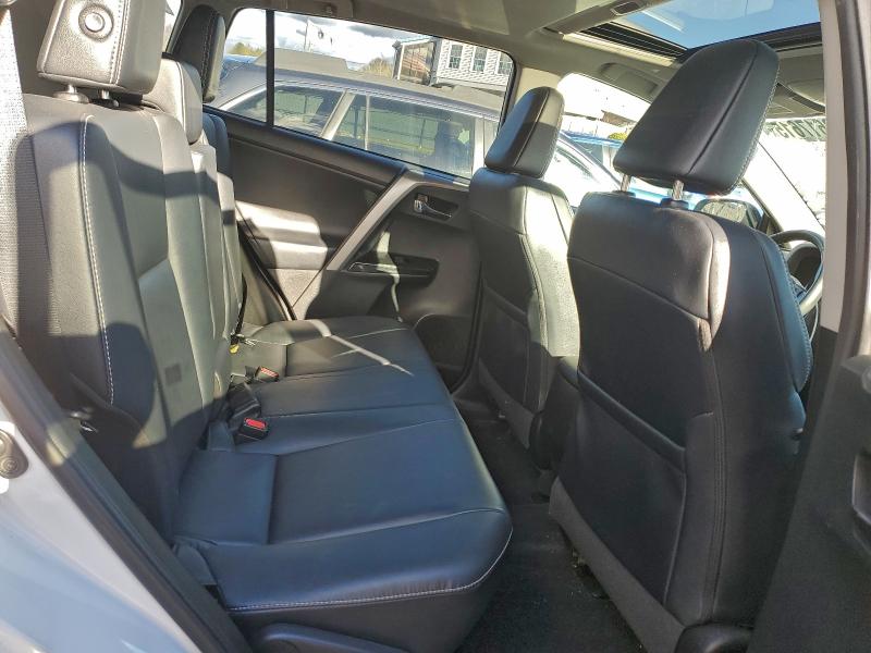 Photo 11 from auction – 2017 TOYOTA RAV4 LIMIT with VIN 2T3DFREV7HW639282