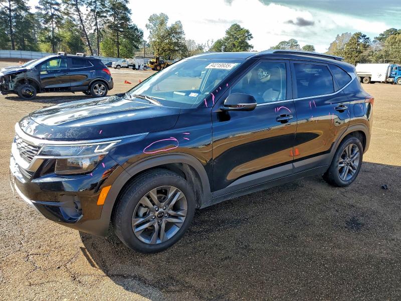 KIA SELTOS S 2021 with VIN KNDEU2AA9M7045450 - Photo from auction