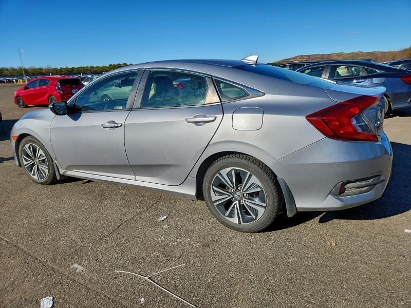 Photo 2 from auction – 2018 HONDA CIVIC EXL with VIN JHMFC1F71JX043782