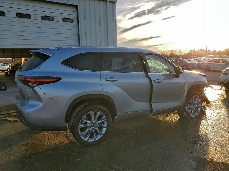 Photo 3 from auction – 2025 TOYOTA HIGHLANDER with VIN 5TDKDRAH2SS556896