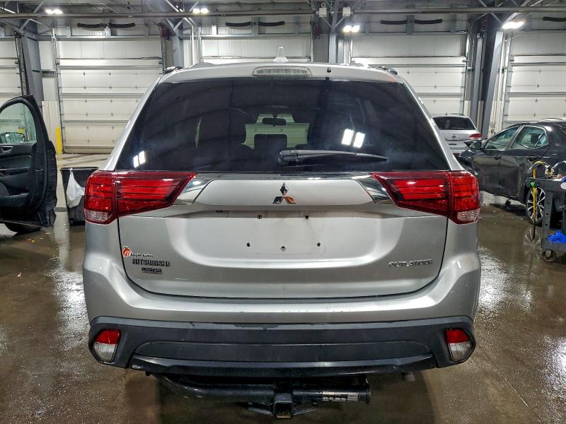 Photo 6 from auction – 2018 MITSUBISHI OUTLANDER with VIN JA4AD3A37JZ030882