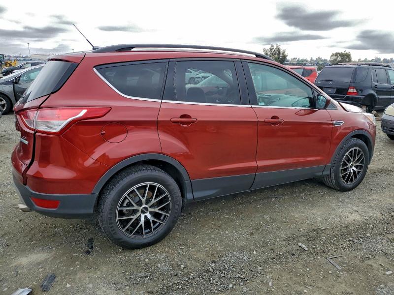Photo 3 from auction – 2015 FORD ESCAPE SE with VIN 1FMCU0GX7FUB95967