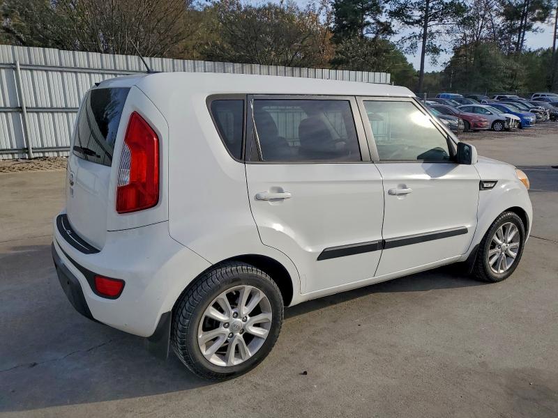 Photo 3 from auction – 2013 KIA SOUL with VIN KNDJT2A52D7568457