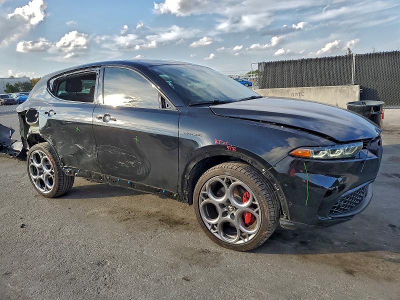 Photo 4 from auction – 2024 ALFA ROMEO TONALE VEL with VIN ZASPATDW3R3058745