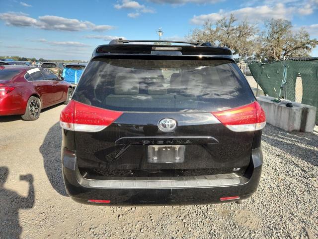 Photo 6 from auction – 2014 TOYOTA SIENNA LE with VIN 5TDKK3DC0ES524441