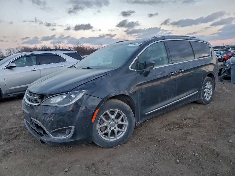 CHRYSLER PACIFICA T 2020 with VIN 2C4RC1BG9LR242696 - Photo from auction