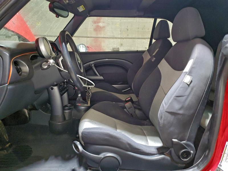 Photo 7 from auction – 2005 MINI COOPER S with VIN WMWRH33505TK55923