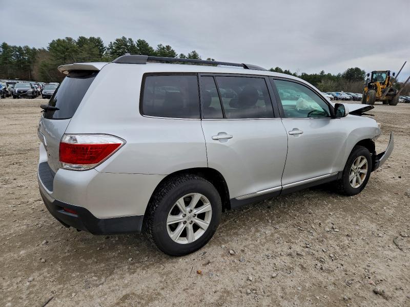 Photo 3 from auction – 2013 TOYOTA HIGHLANDER with VIN 5TDBK3EH1DS250773