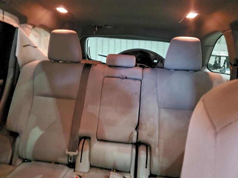 Photo 10 from auction – 2018 TOYOTA HIGHLANDER with VIN 5TDBZRFH3JS856021