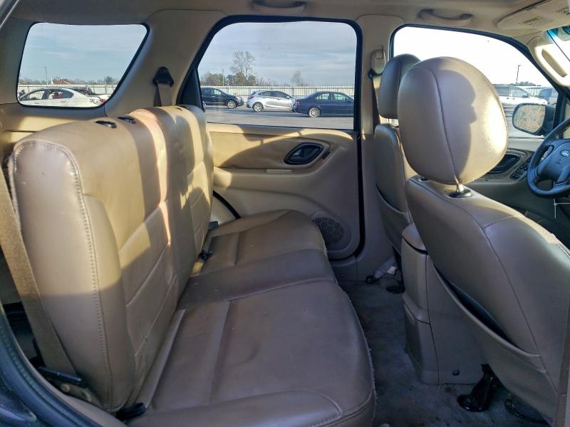 Photo 11 from auction – 2004 FORD ESCAPE XLT with VIN 1FMYU03194KA25318