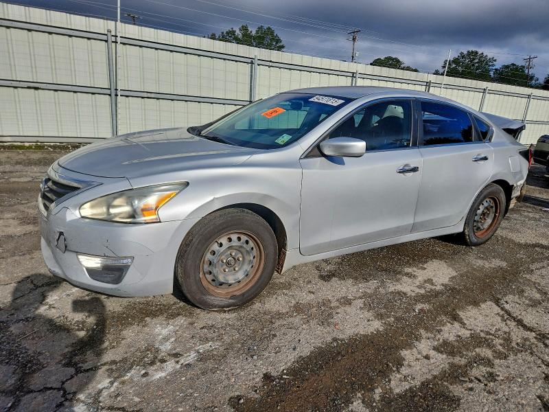 NISSAN ALTIMA 2.5 2013 with VIN 1N4AL3APXDN495136 - Photo from auction