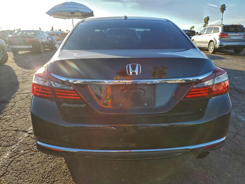 Photo 6 from auction – 2017 HONDA ACCORD with VIN 1HGCR2F87HA094364