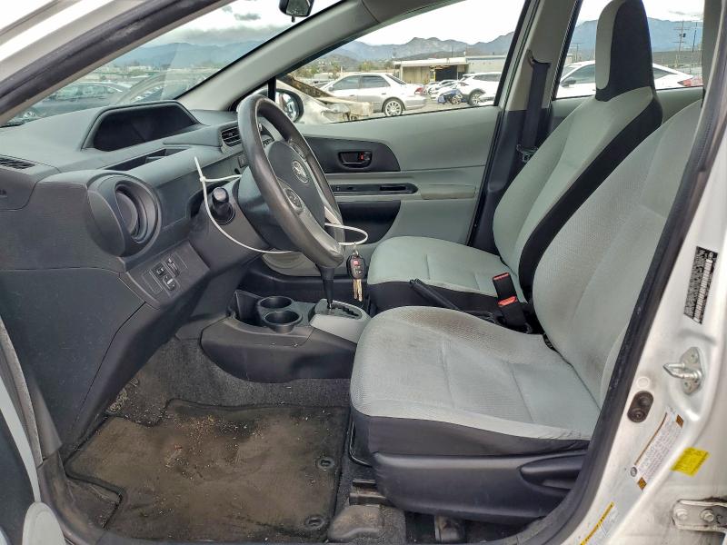 Photo 7 from auction – 2012 TOYOTA PRIUS C with VIN JTDKDTB35C1022936