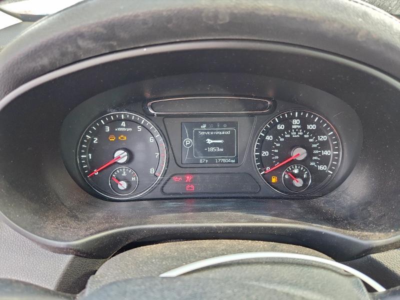 Photo 9 from auction – 2016 KIA SORENTO LX with VIN 5XYPG4A37GG168023