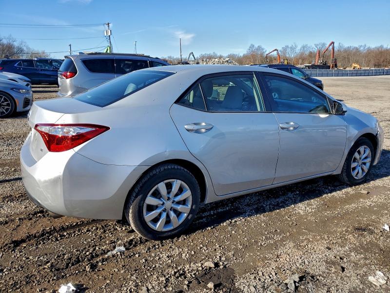 Photo 3 from auction – 2015 TOYOTA COROLLA L with VIN 5YFBURHE1FP209652