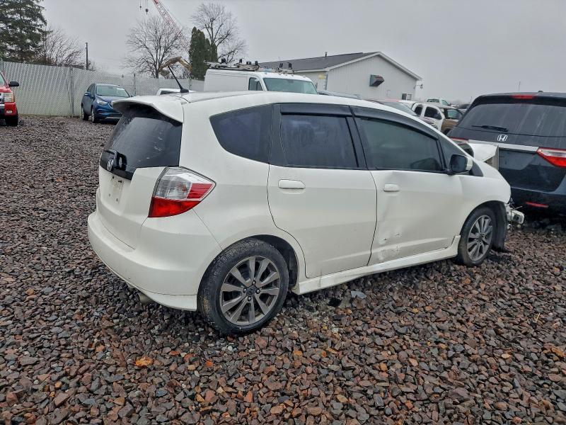 Photo 3 from auction – 2013 HONDA FIT SPORT with VIN JHMGE8H52DC002690